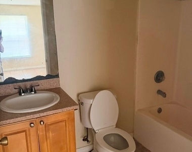 4639 28 Street Sw - Photo Thumbnail 9