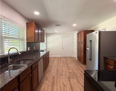 10621 Mcgregor Boulevard - Photo Thumbnail 39