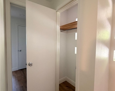 10621 Mcgregor Boulevard - Photo Thumbnail 7