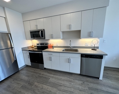 409 Elm - Photo Thumbnail 9