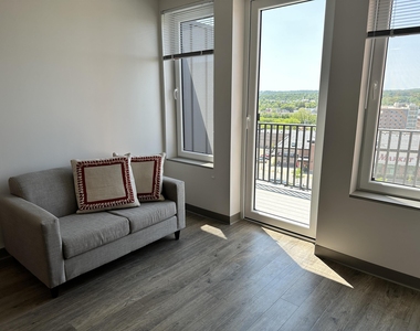 409 Elm - Photo Thumbnail 15