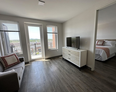 409 Elm - Photo Thumbnail 20