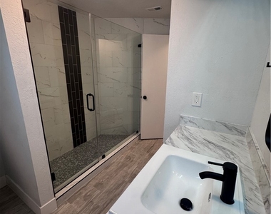 4102 Palm Tree Boulevard - Photo Thumbnail 13