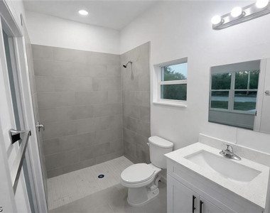 748 Genoa Avenue S - Photo Thumbnail 7