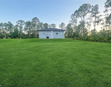 748 Genoa Avenue S - Photo Thumbnail 9