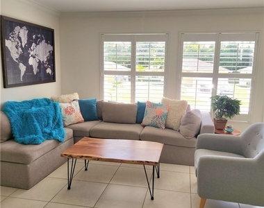 1337 Center Lane - Photo Thumbnail 3