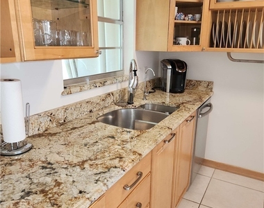 1337 Center Lane - Photo Thumbnail 8