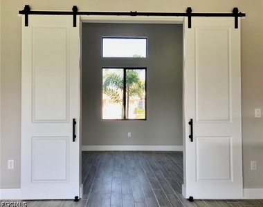 3704 18th Street Sw - Photo Thumbnail 3