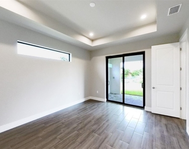 3704 18th Street Sw - Photo Thumbnail 4
