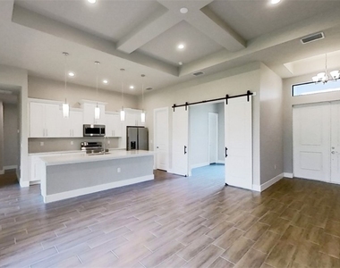 3704 18th Street Sw - Photo Thumbnail 11
