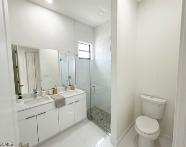 2418 Nw 25th Street - Photo Thumbnail 21