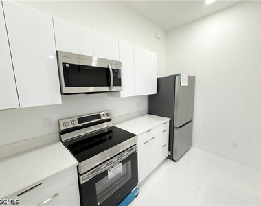 2418 Nw 25th Street - Photo Thumbnail 8