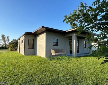 2418 Nw 25th Street - Photo Thumbnail 3