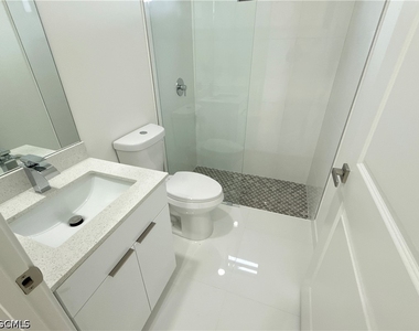 2418 Nw 25th Street - Photo Thumbnail 40