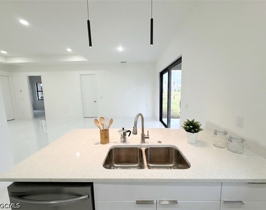 2418 Nw 25th Street - Photo Thumbnail 15
