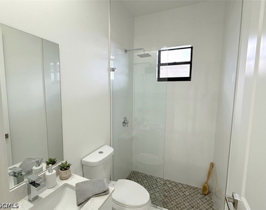 2418 Nw 25th Street - Photo Thumbnail 26