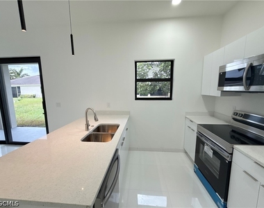 2418 Nw 25th Street - Photo Thumbnail 12