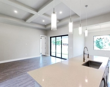 4006 19th Street Sw - Photo Thumbnail 5