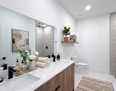 705 Avondale Street E - Photo Thumbnail 23