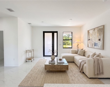 705 Avondale Street E - Photo Thumbnail 8
