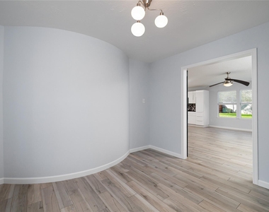 143 S Vesper Bend Circle - Photo Thumbnail 6