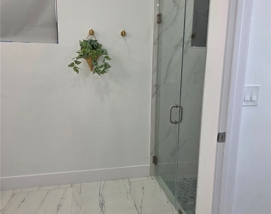1254 Nimitz Boulevard - Photo Thumbnail 16