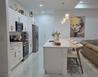 1254 Nimitz Boulevard - Photo Thumbnail 8