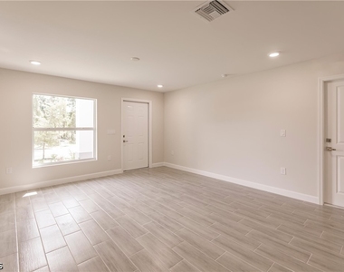 3844/3846 Kittyhawk Drive - Photo Thumbnail 10