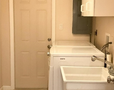 1806 Se 1st Avenue - Photo Thumbnail 12