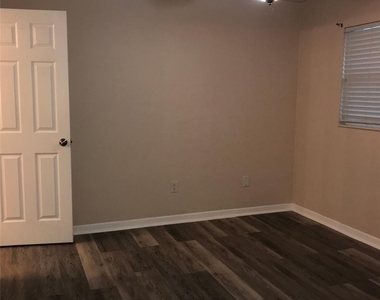 1806 Se 1st Avenue - Photo Thumbnail 9