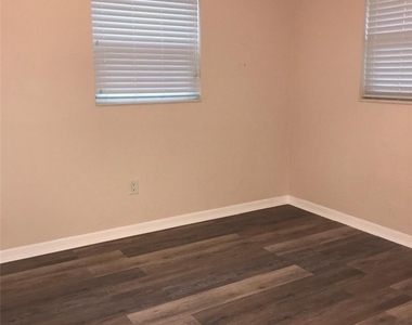1806 Se 1st Avenue - Photo Thumbnail 10