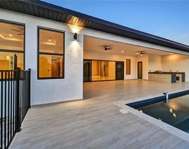 2596 Surfside Boulevard - Photo Thumbnail 40