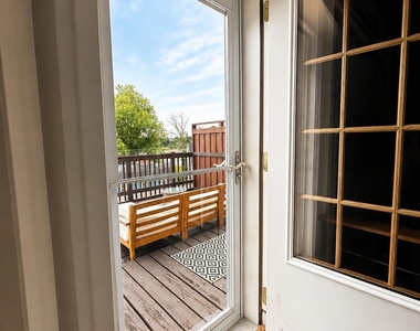 348 Maplewood - Photo Thumbnail 18