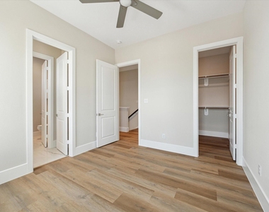 5613 Leonard Street - Photo Thumbnail 7