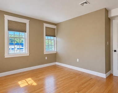 198 Islington - Photo Thumbnail 12
