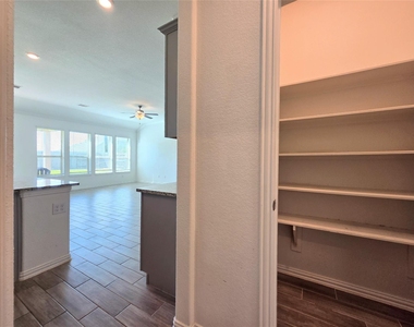 4826 Albany Ridge Lane - Photo Thumbnail 10
