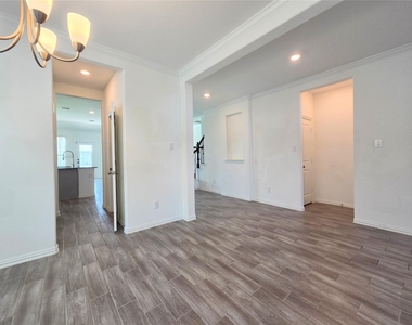 4826 Albany Ridge Lane - Photo Thumbnail 9