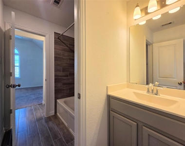 4826 Albany Ridge Lane - Photo Thumbnail 31