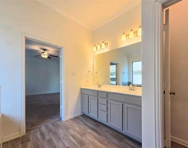 4826 Albany Ridge Lane - Photo Thumbnail 19