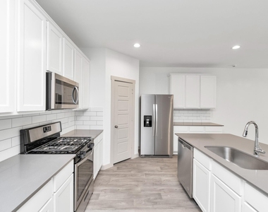 706 Boer Plains Drive - Photo Thumbnail 12