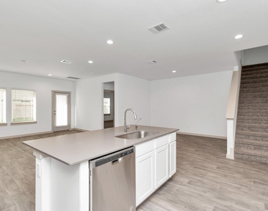706 Boer Plains Drive - Photo Thumbnail 13