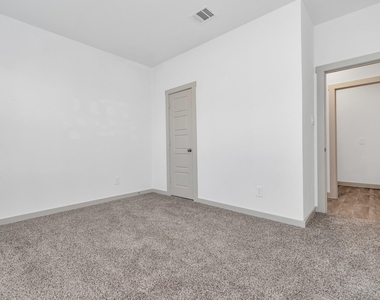 706 Boer Plains Drive - Photo Thumbnail 9
