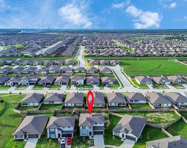 706 Boer Plains Drive - Photo Thumbnail 2