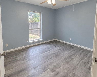 1203 N Pacific Street - Photo Thumbnail 1