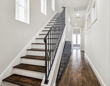 5025 Augusta Street - Photo Thumbnail 9