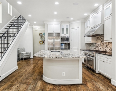 5025 Augusta Street - Photo Thumbnail 2