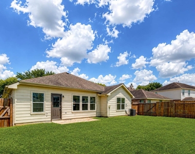 2226 Tremont Trail Lane - Photo Thumbnail 13
