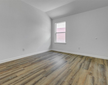 2226 Tremont Trail Lane - Photo Thumbnail 10