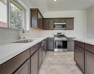 2226 Tremont Trail Lane - Photo Thumbnail 5