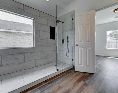 2226 Tremont Trail Lane - Photo Thumbnail 9